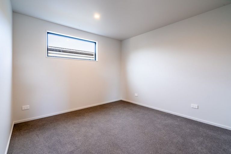 Photo of property in 2 Matakanui Lane, Wanaka, 9305