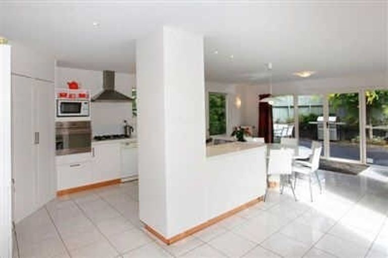 Photo of property in 276 Memorial Avenue, Burnside, Christchurch, 8053