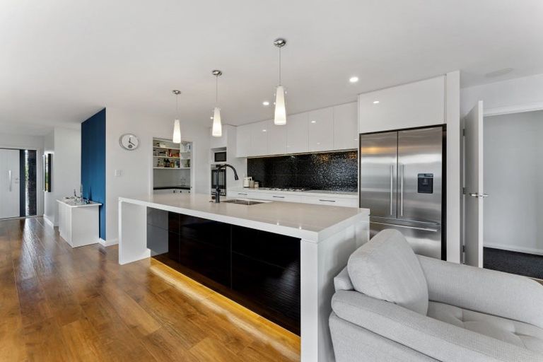 Photo of property in 25 Silicon Way, Fitzherbert, Palmerston North, 4410