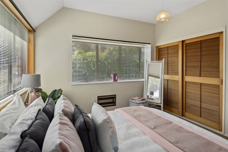 Photo of property in 2/3 Karitane Drive, Cashmere, Christchurch, 8022