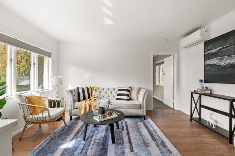 Photo of property in 1/66 Clevedon Road, Papakura, 2110