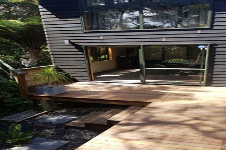 Photo of property in 1/29 John Court Street, Birkenhead, Auckland, 0626