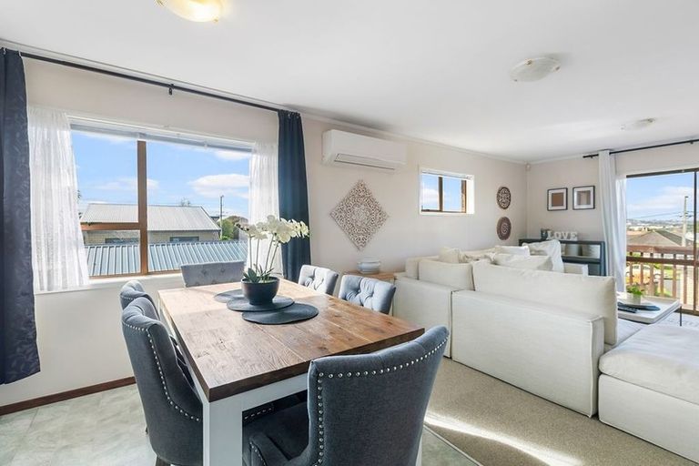 Photo of property in 1/3 Karaka Street, New Lynn, Auckland, 0600