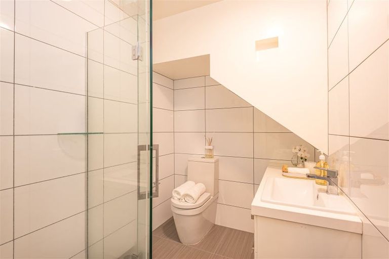 Photo of property in 25 Challenger Lane, Redcliffs, Christchurch, 8081