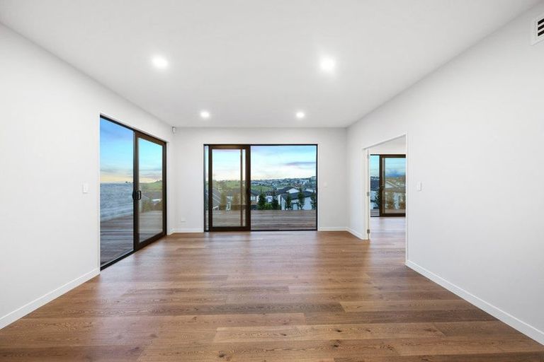 Photo of property in 15 Kumukumu Road, Long Bay, Auckland, 0630