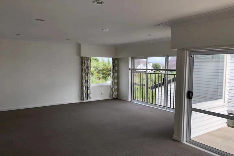 Photo of property in 43 Bradbury Road, Botany Downs, Auckland, 2010