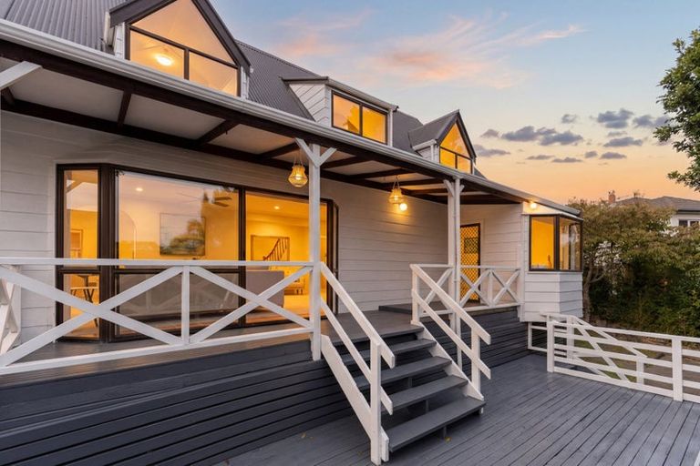 Photo of property in 1/12 Shanaway Rise, Hillcrest, Auckland, 0627