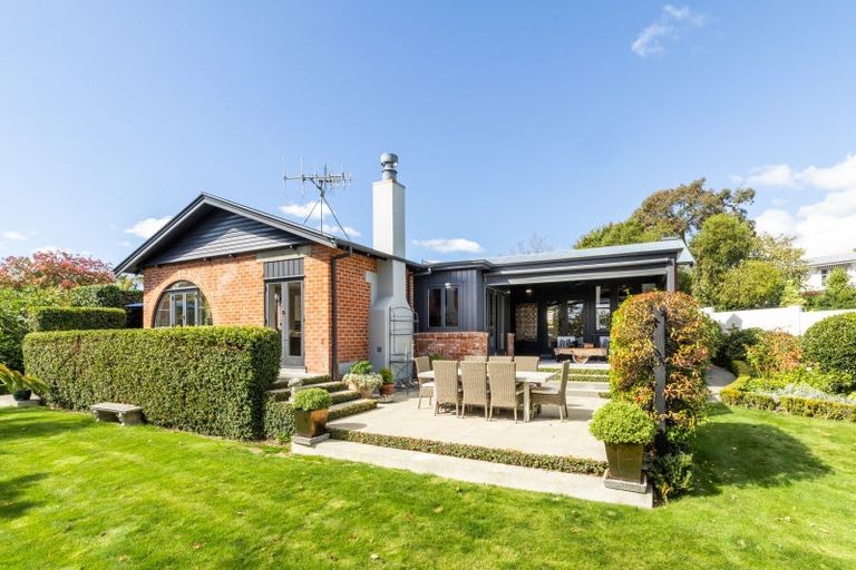Photo of property in 2 Greenwood Road, Havelock North, 4130
