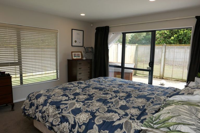 Photo of property in 10 Lorna Irene Drive, Raumati South, Paraparaumu, 5032