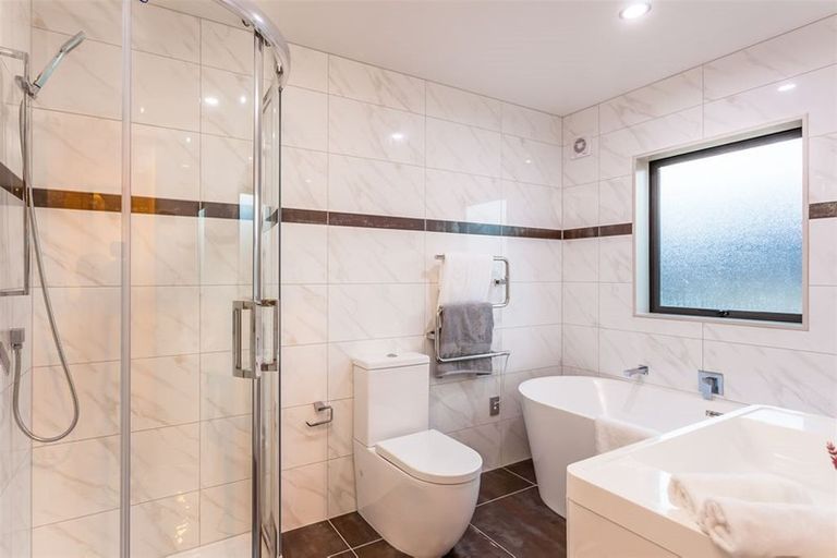 Photo of property in 19 Farnol Street, Hillsborough, Auckland, 1042