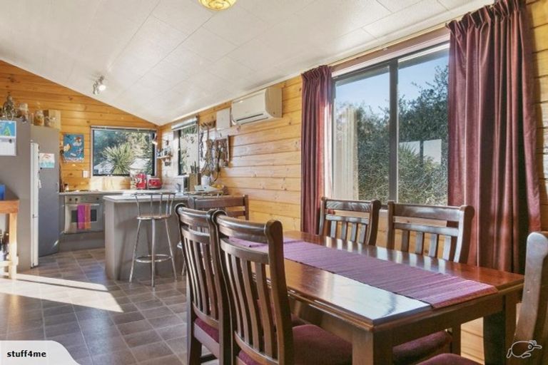 Photo of property in 4 Koutunui Road, Athenree, Katikati, 3177