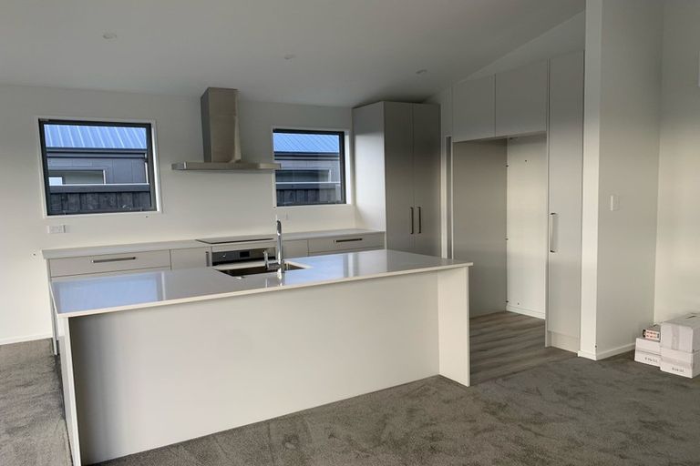 Photo of property in 10 Mccahon Drive, Rangiora, 7400