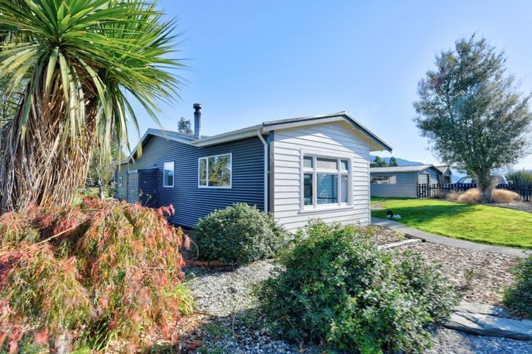 Photo of property in 9 Essex Street, Mossburn, 9792