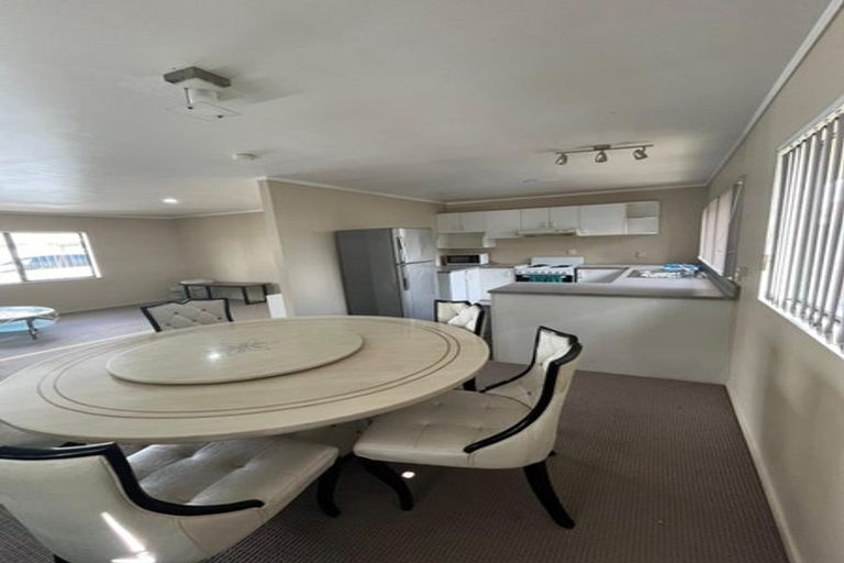 Photo of property in 243a Hill Road, The Gardens, Auckland, 2105