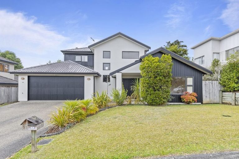 Photo of property in 21 Newbury Place, Schnapper Rock, Auckland, 0632