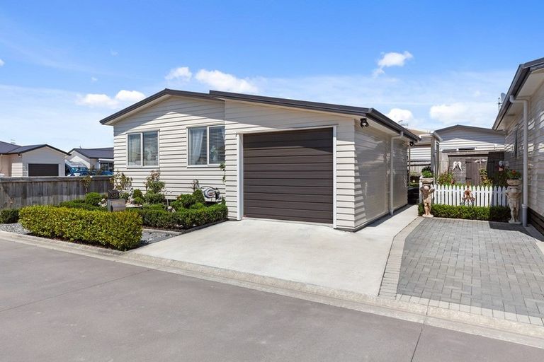 Photo of property in 11 Kamahi Crescent, Papamoa Beach, Papamoa, 3118
