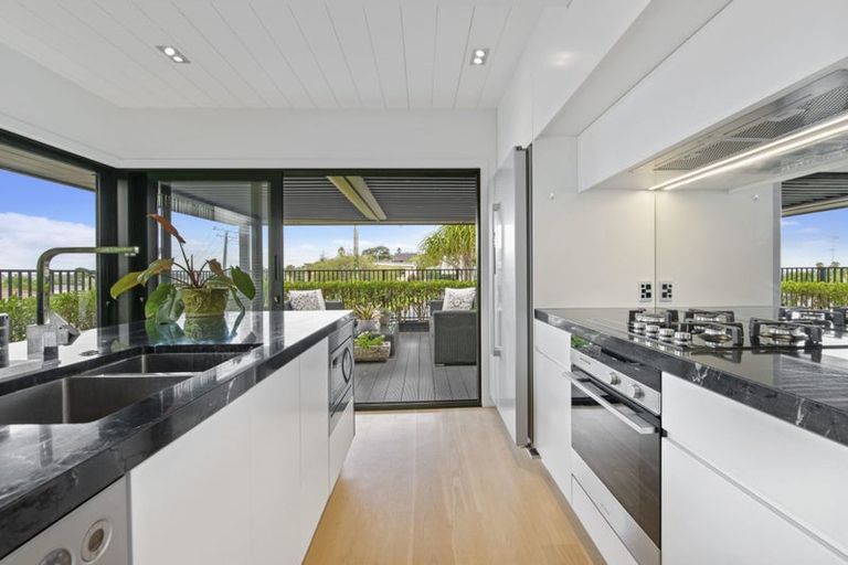 Photo of property in 24a Penning Road, Castor Bay, Auckland, 0620