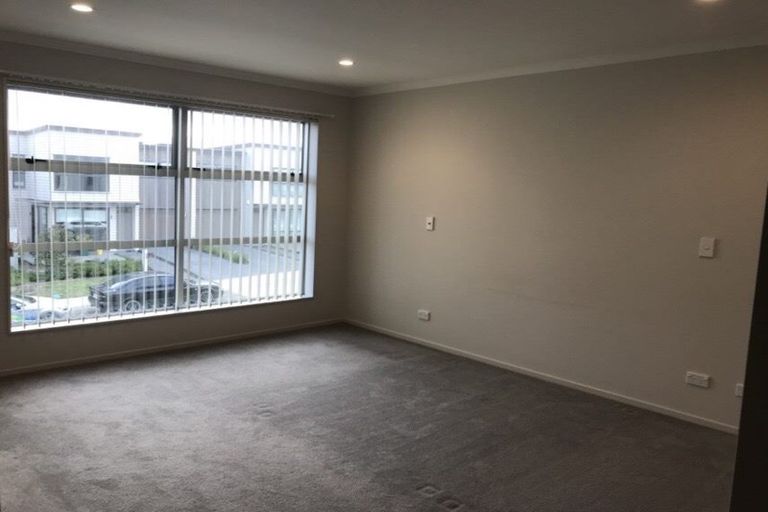 Photo of property in 4 Costa Viva Crescent, Karaka, Papakura, 2113