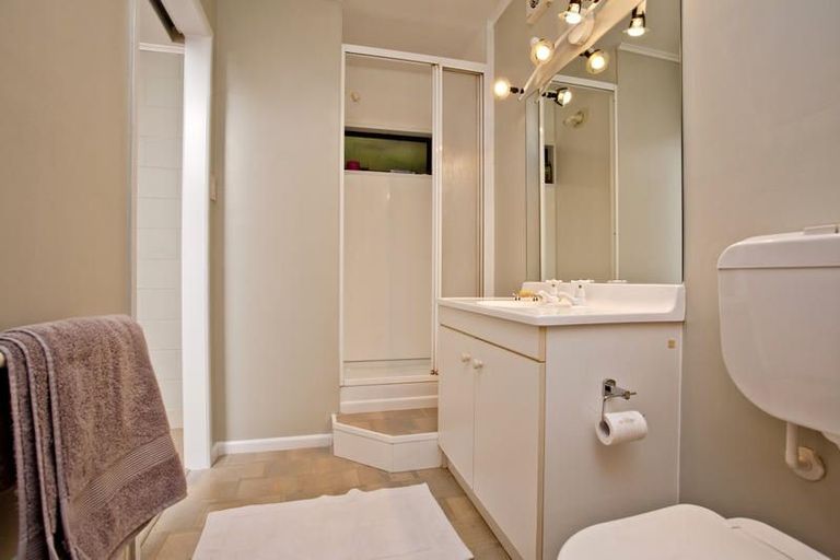 Photo of property in 20 Trelawny Place, Hillcrest, Auckland, 0627