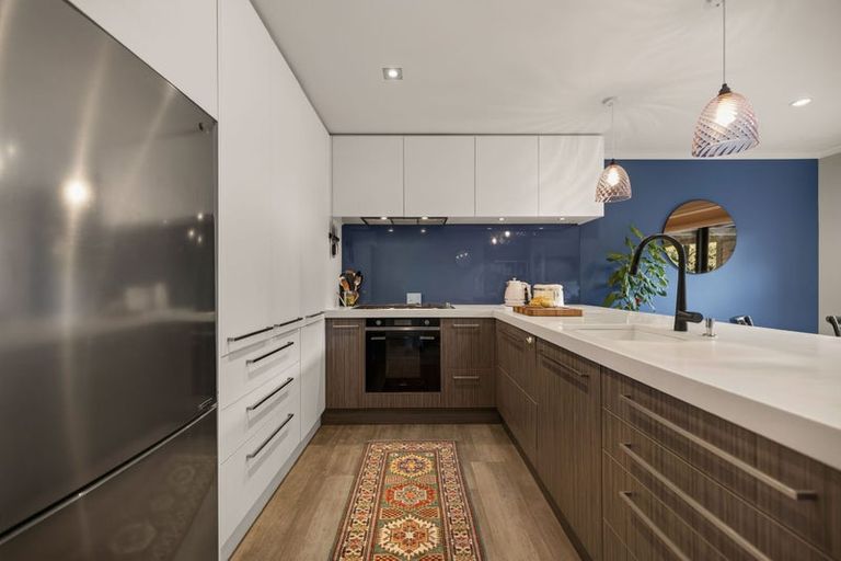 Photo of property in 6 Alluvial Court, Arthurs Point, Queenstown, 9371