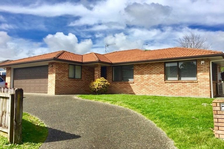 Photo of property in 18 Caltra Place, East Tamaki, Auckland, 2016