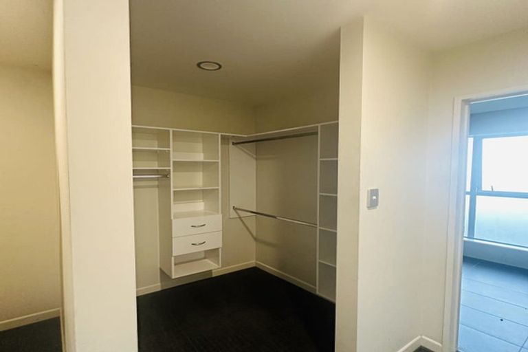 Photo of property in 22 Oak Bark Drive, Schnapper Rock, Auckland, 0632