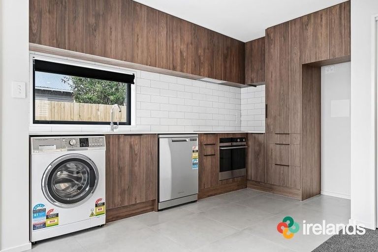 Photo of property in 2/135 Hills Road, Edgeware, Christchurch, 8013