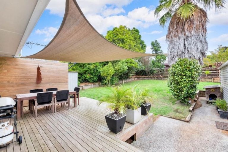 Photo of property in 4 Brunner Road, Glen Eden, Auckland, 0602