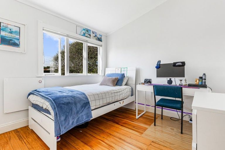 Photo of property in 41 Hanlon Crescent, Narrow Neck, Auckland, 0624