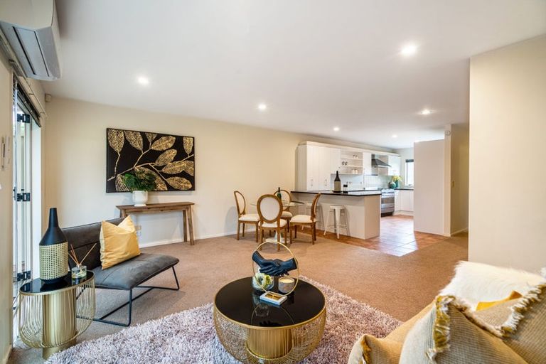 Photo of property in 27 Kinleith Way, Albany, Auckland, 0632