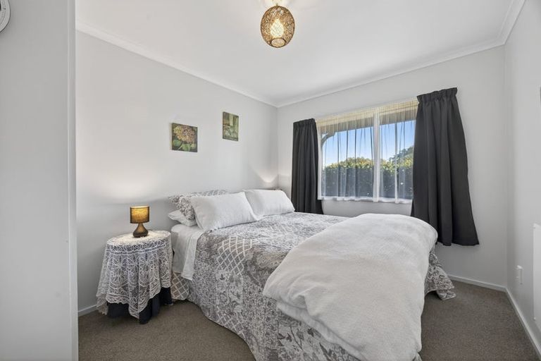 Photo of property in 13 Glucina Avenue, West Harbour, Auckland, 0618