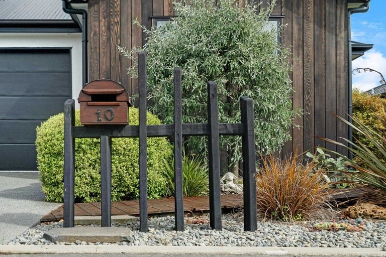 Photo of property in 10 Koreke Lane, Halswell, Christchurch, 8025