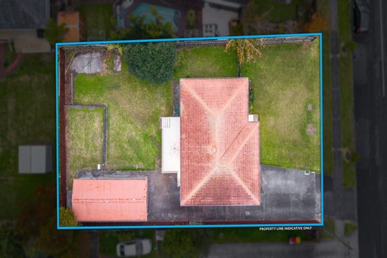 Photo of property in 106 Flanshaw Road, Te Atatu South, Auckland, 0610