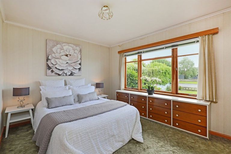 Photo of property in 10 Neeve Road, Taradale, Napier, 4112