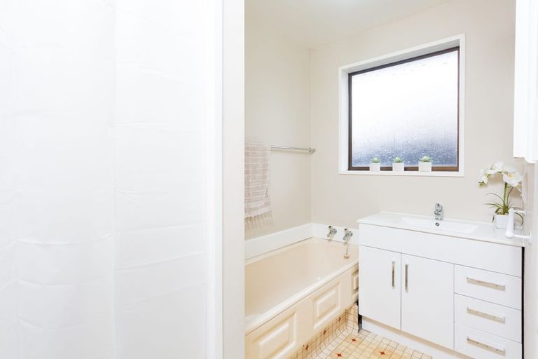 Photo of property in 2/21 Montclare Avenue, Ilam, Christchurch, 8041