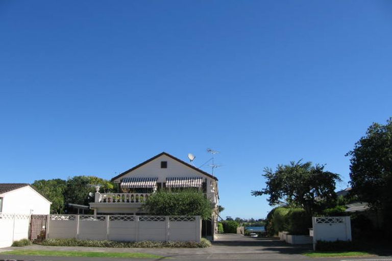 Photo of property in 1/32 Kitchener Road, Milford, Auckland, 0620