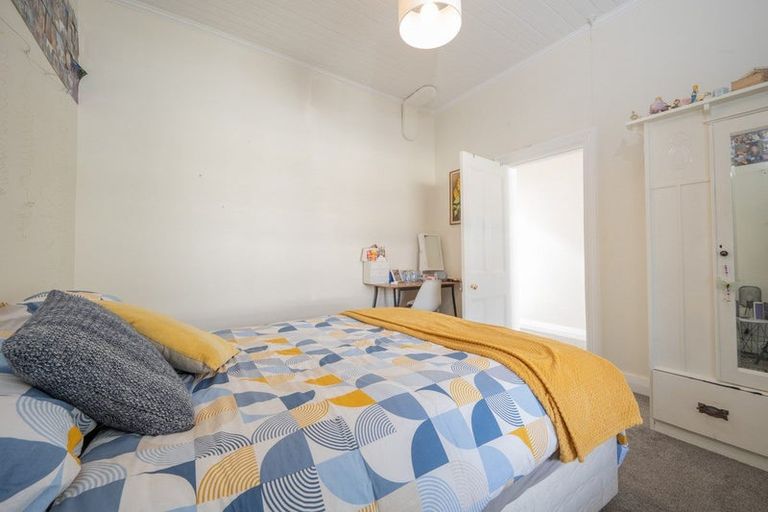 Photo of property in 22 Clutha Street, Alexandra, 9320