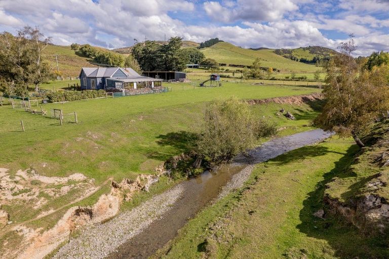 Photo of property in 214 Waianiwaniwa Road, Sheffield, Darfield, 7571