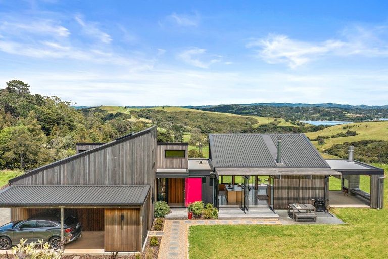 Photo of property in 241 Whitmore Road, Tawharanui Peninsula, Warkworth, 0986