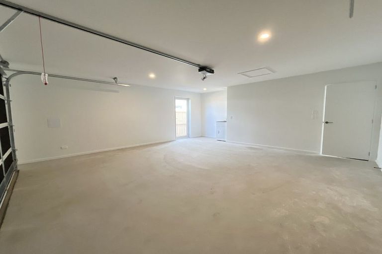 Photo of property in 23 Rita Angus Road, Belfast, 8051