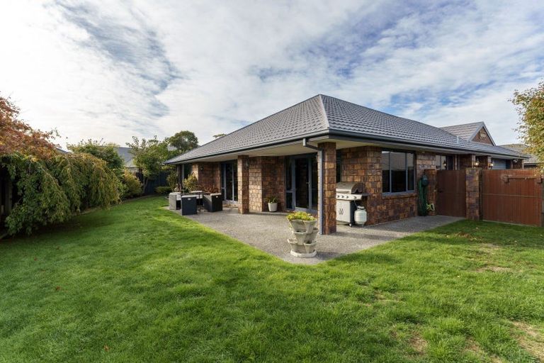 Photo of property in 5 Hideaway Gate, Parklands, Christchurch, 8083