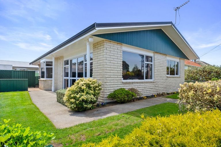 Photo of property in 3 Karaka Street, Merrilands, New Plymouth, 4312
