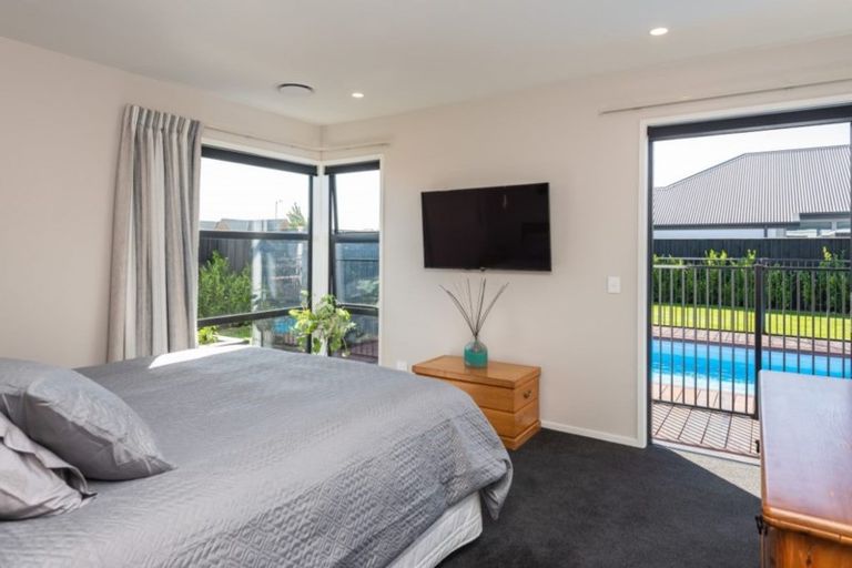 Photo of property in 41 Waterstock Way, Parklands, Christchurch, 8083