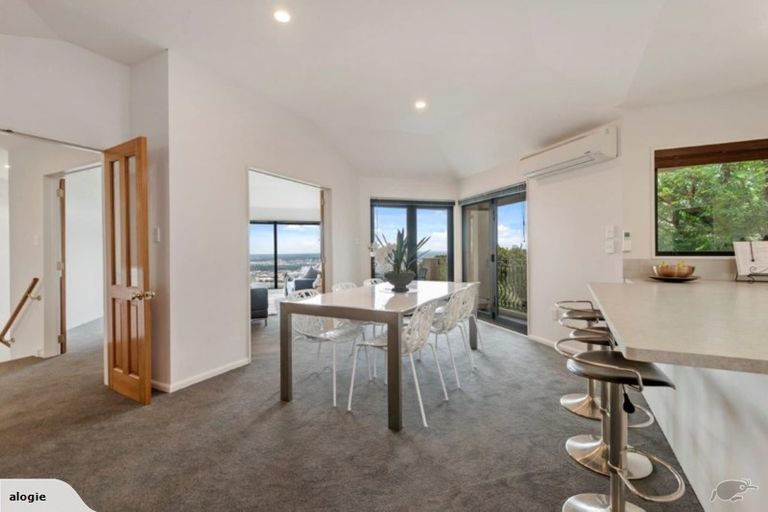 Photo of property in 2/272 Major Hornbrook Road, Mount Pleasant, Christchurch, 8081