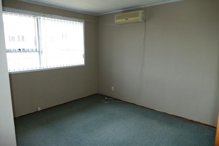Photo of property in 56 Othello Drive, Clover Park, Auckland, 2023