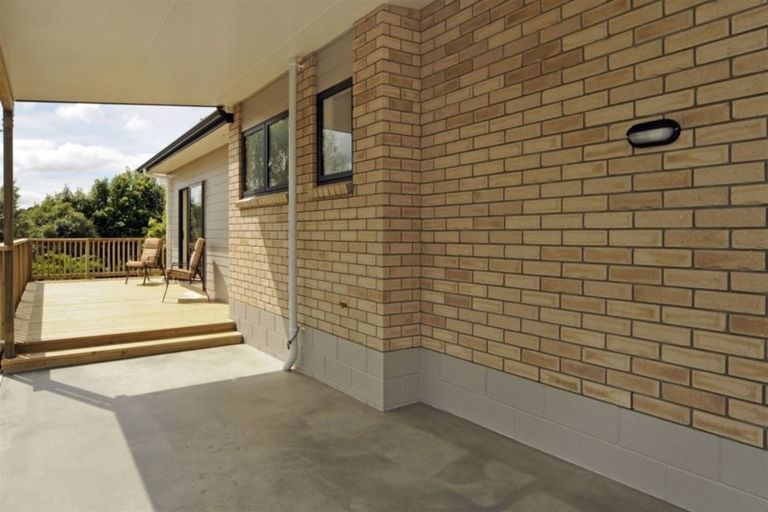 Photo of property in 4a Booth Crescent, Tuakau, 2121