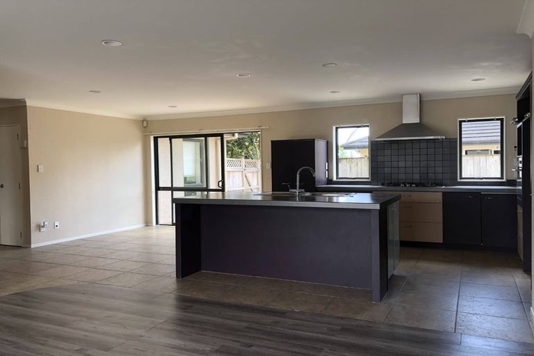 Photo of property in 20 Fergy Crescent, Wattle Downs, Auckland, 2103