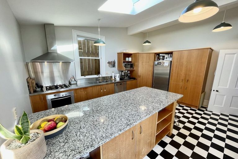 Photo of property in 45 Fairview Crescent, Kelburn, Wellington, 6012