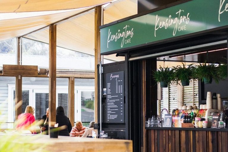 Photo of property in 61 Panorama Heights, Orewa, 0931