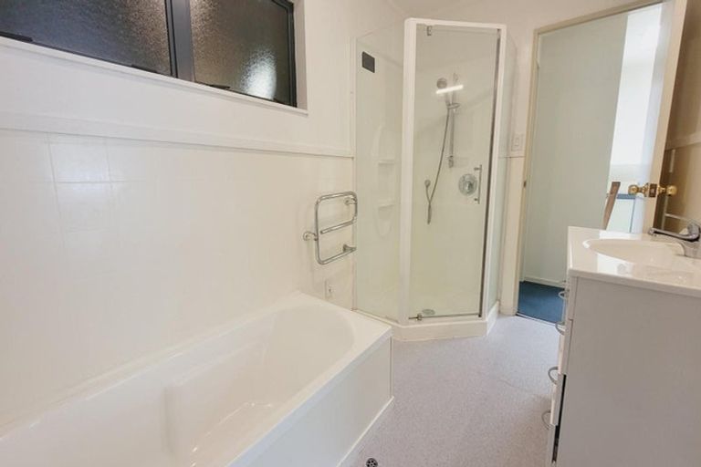 Photo of property in 35 Olivia Crescent, Tawa, Wellington, 5028